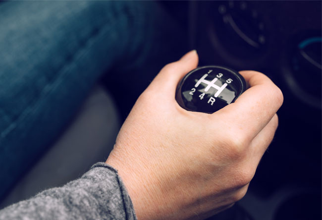 cómo usar el embrague correctamente para evitar averías Taller Baldajos